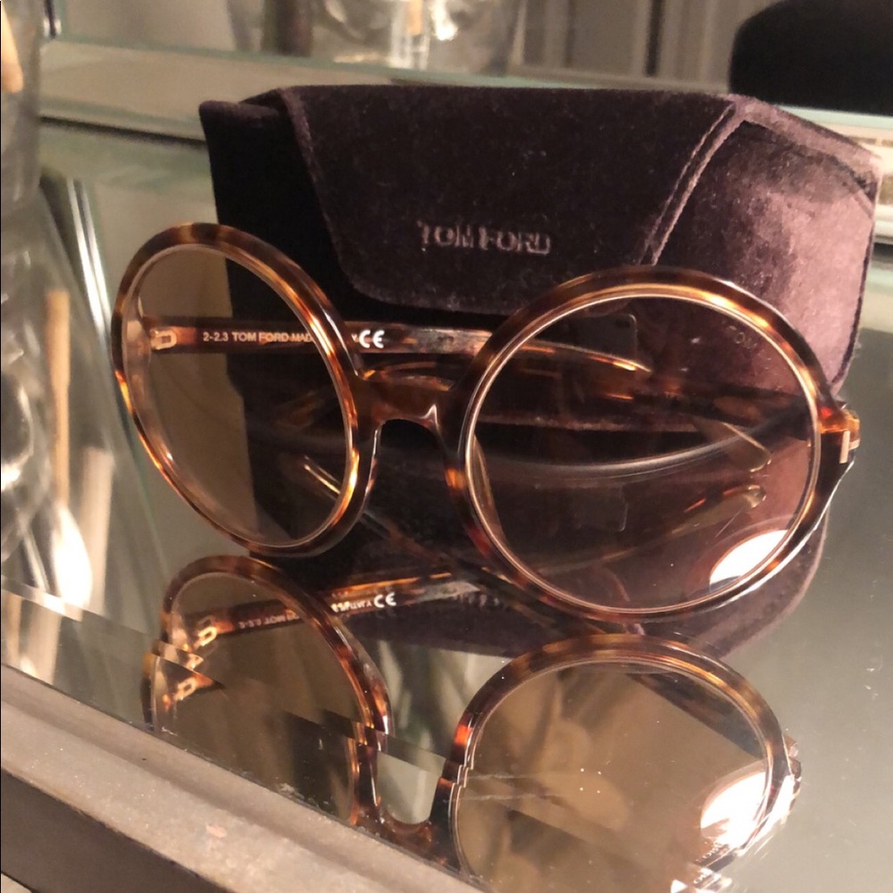 AUTH Tom Ford “Carrie” Sunglasses